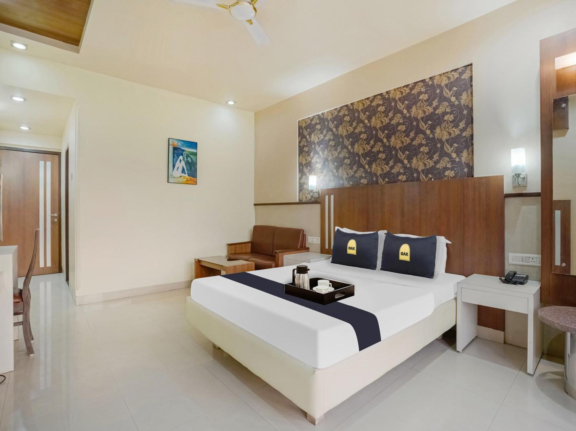 Hotel Marina Near Igi Airport Delhi Нью-Дели Экстерьер фото
