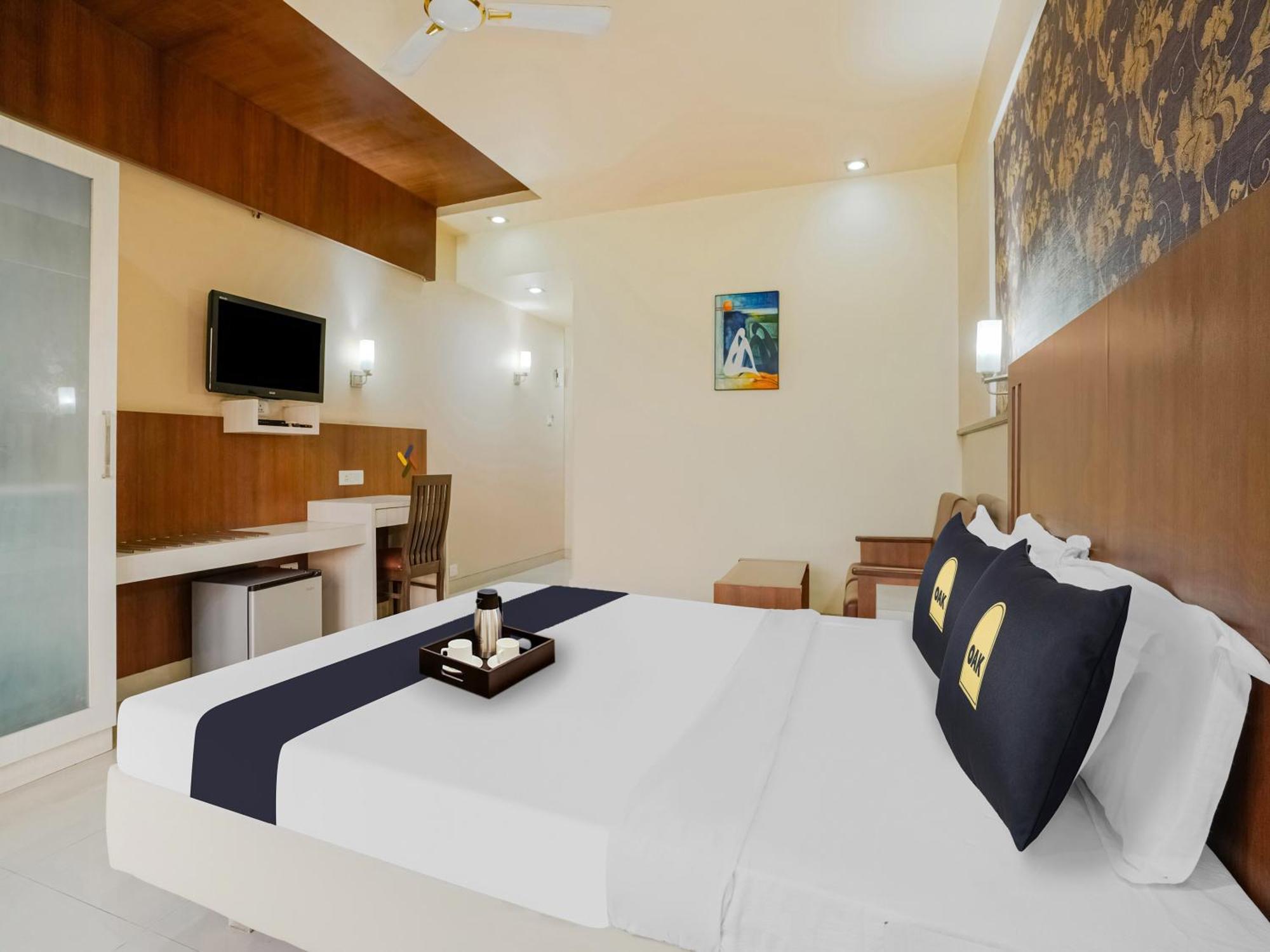 Hotel Marina Near Igi Airport Delhi Нью-Дели Экстерьер фото