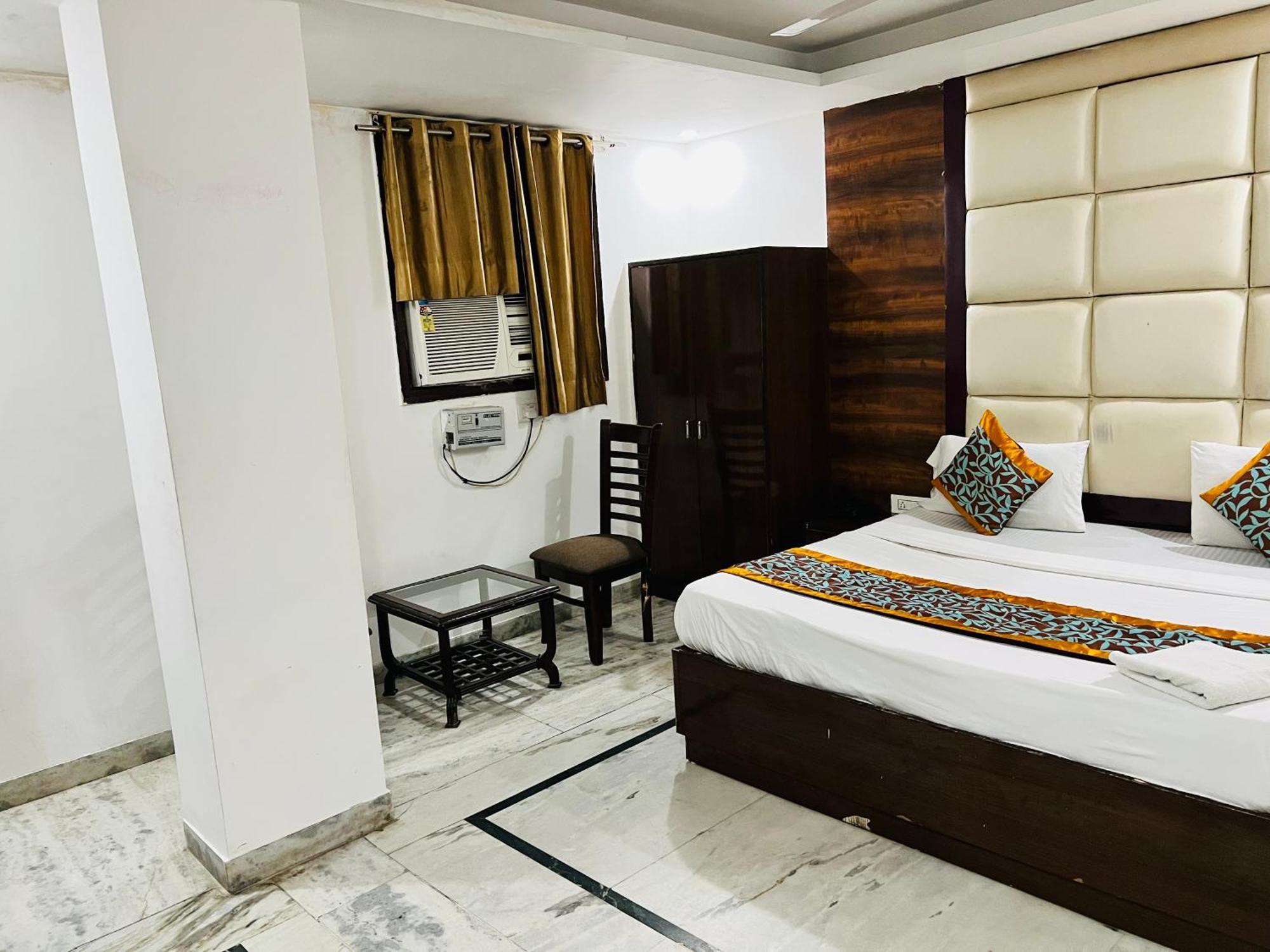 Hotel Marina Near Igi Airport Delhi Нью-Дели Экстерьер фото
