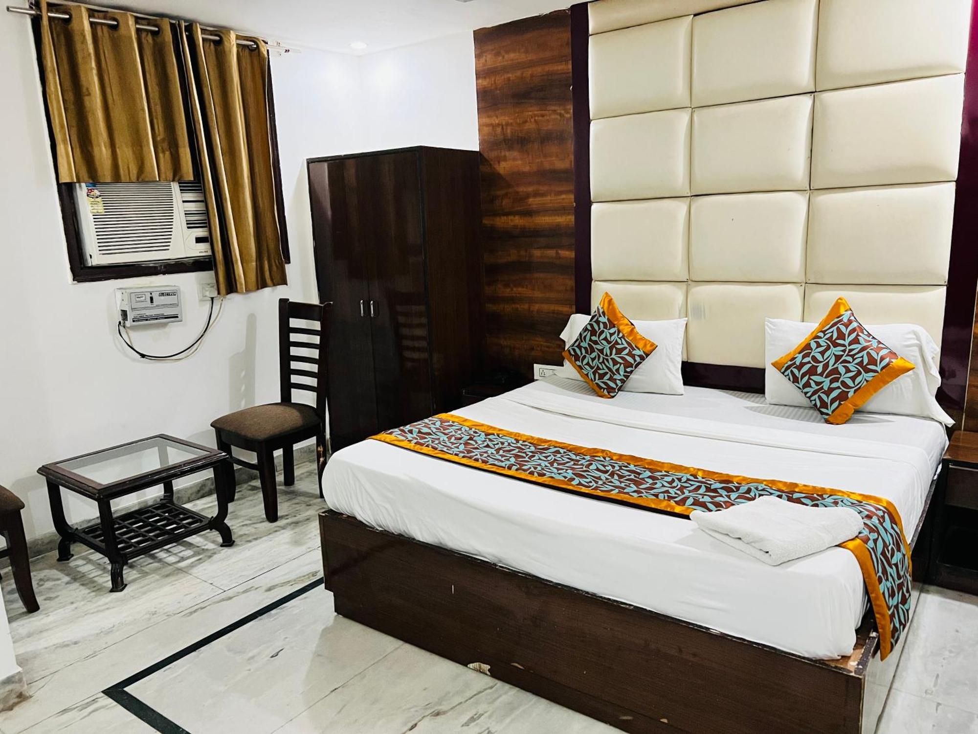 Hotel Marina Near Igi Airport Delhi Нью-Дели Экстерьер фото