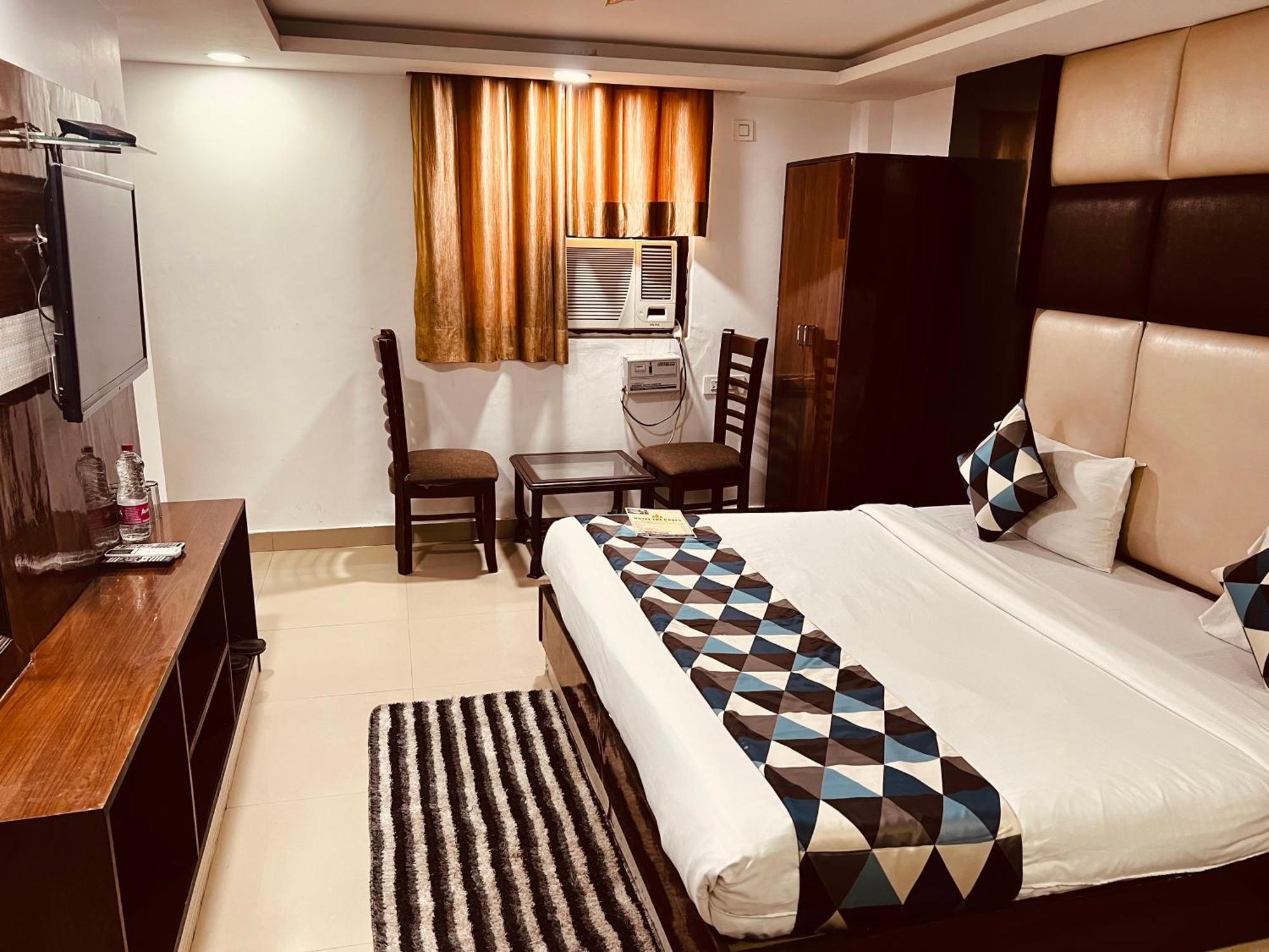 Hotel Marina Near Igi Airport Delhi Нью-Дели Экстерьер фото