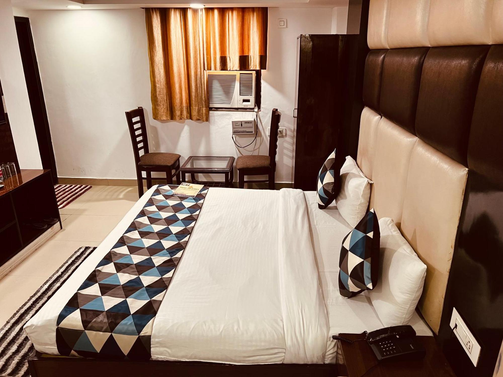 Hotel Marina Near Igi Airport Delhi Нью-Дели Экстерьер фото