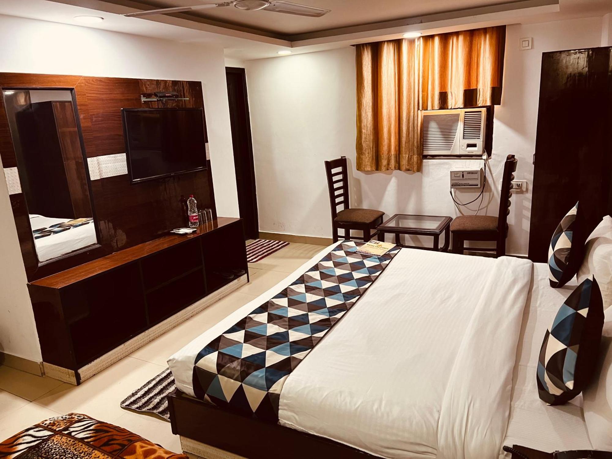 Hotel Marina Near Igi Airport Delhi Нью-Дели Экстерьер фото