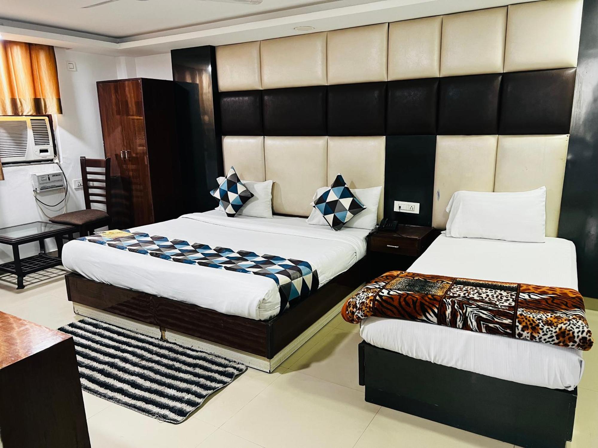 Hotel Marina Near Igi Airport Delhi Нью-Дели Экстерьер фото